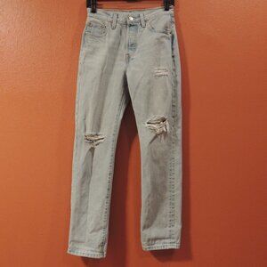 Levi Jeans 501 Button Fly Woman 25x30 Distressed Light Blue Denim Pockets Jeans